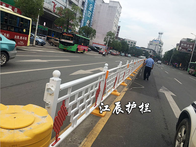 小区道路隔离防护栏栏杆高度