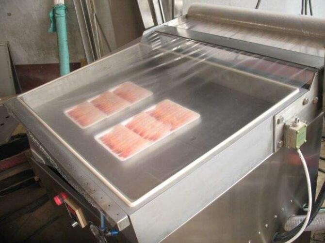 食品真空貼體包裝機
