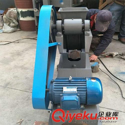 供應(yīng)化驗(yàn)室顎式破碎機(jī) EP125*150型顎式破碎機(jī)