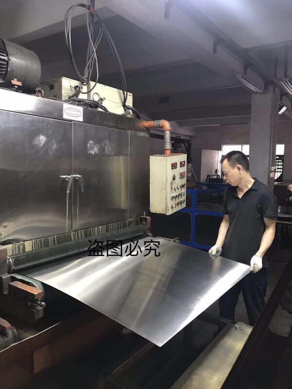 壓合鏡面鋼板研磨拋光翻新