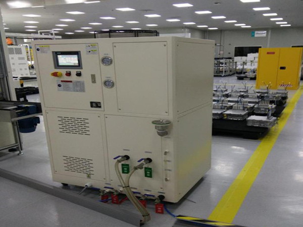 鋰電池隔膜模溫機(jī)，歐能機(jī)械專業(yè)設(shè)計(jì)生產(chǎn)模溫機(jī)原始圖片2