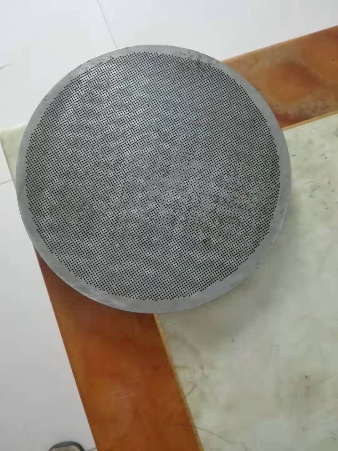 汽車(chē)尾氣凈化模具