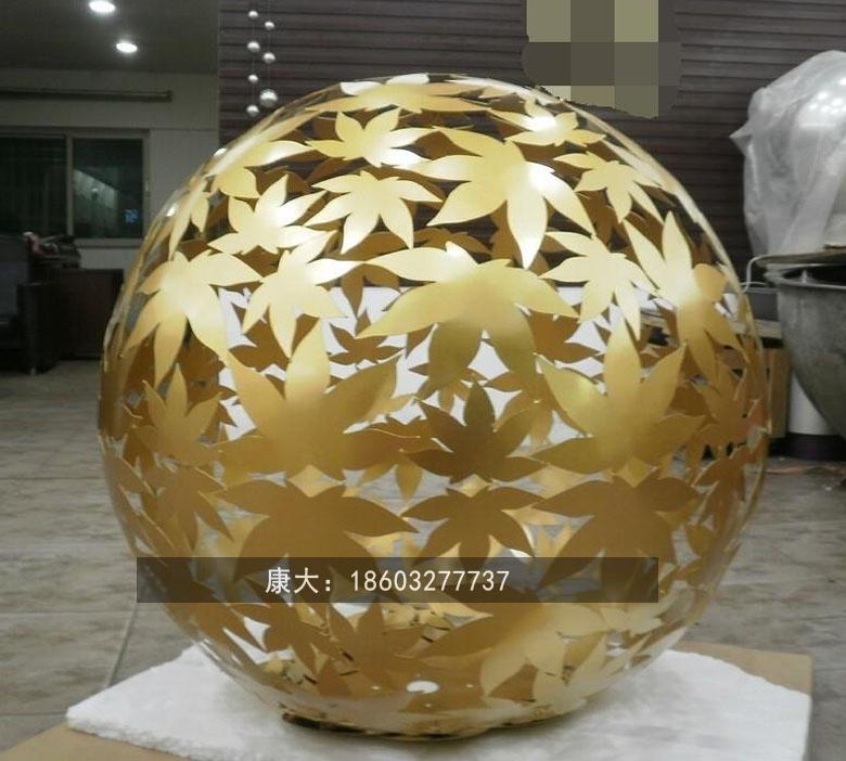 廠家制作大型不銹鋼鏤空球雕塑空心球雕塑