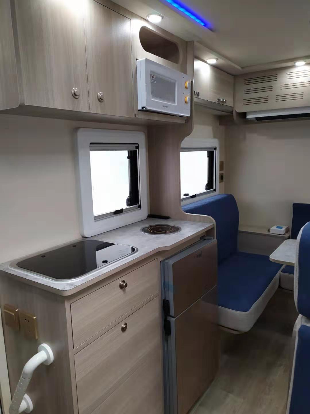 依維柯C型房車原始圖片3
