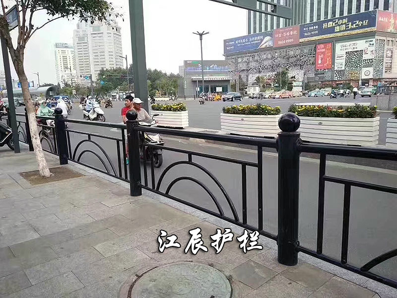 常规普通道路护栏