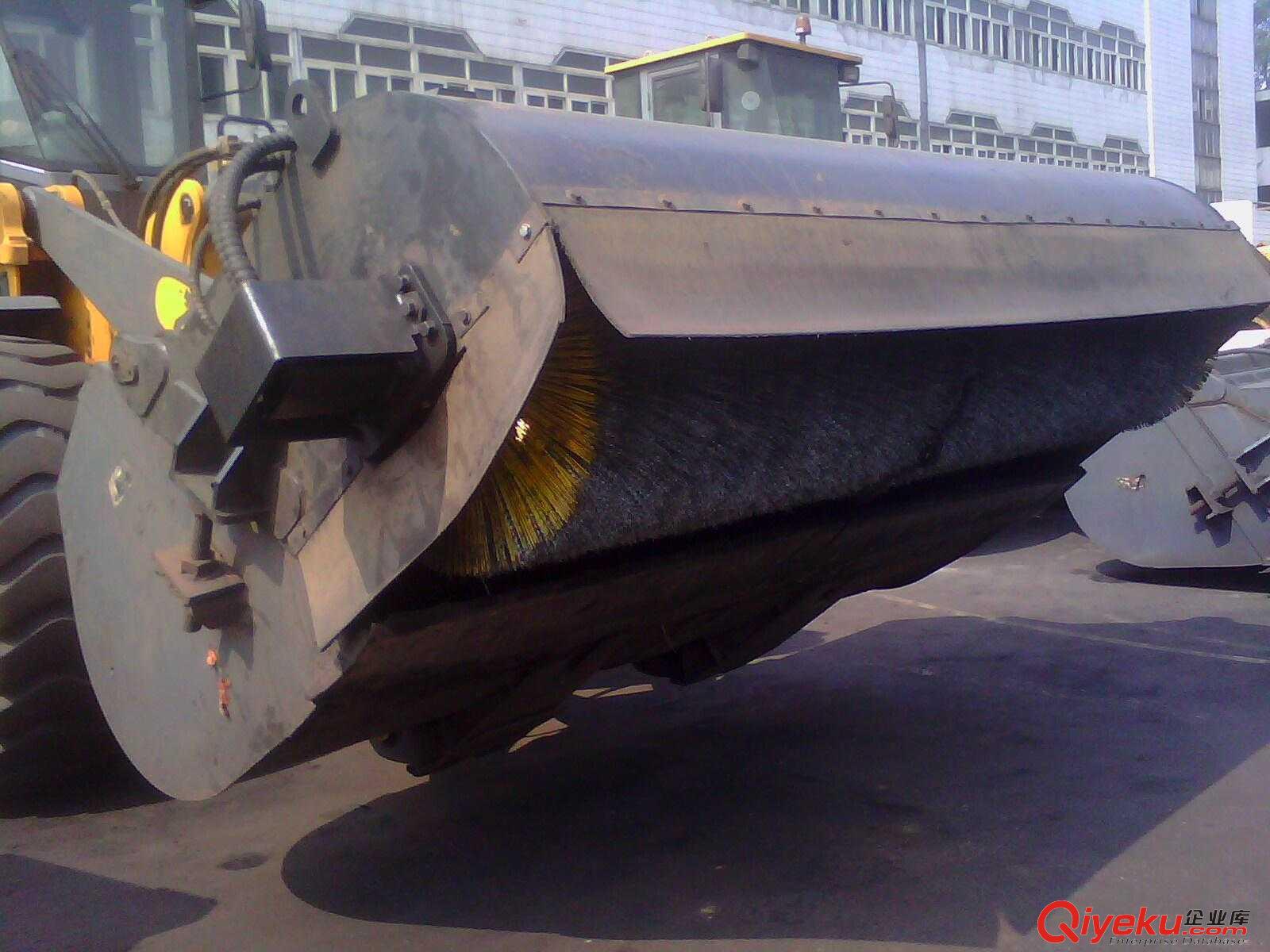 供應(yīng)RH清掃車（裝載機(jī)掃dw）